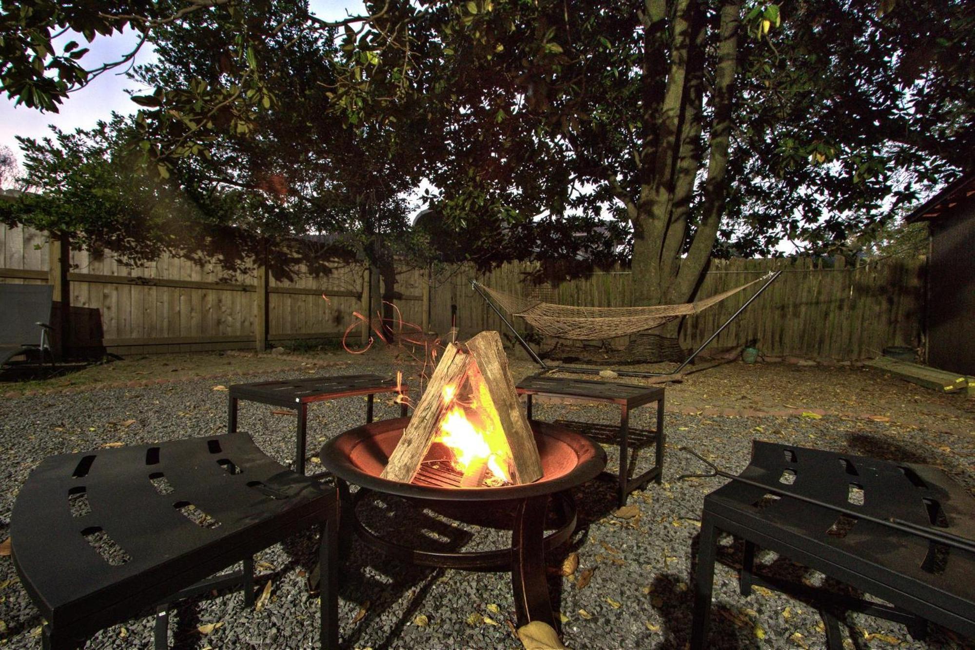 Spacious Bungalow With 6 Beds, Games, And Fire Pit - Close To Beale Street, Bbq, Graceland, & Liberty Bowl MemphisMemphis  Kültér fotó